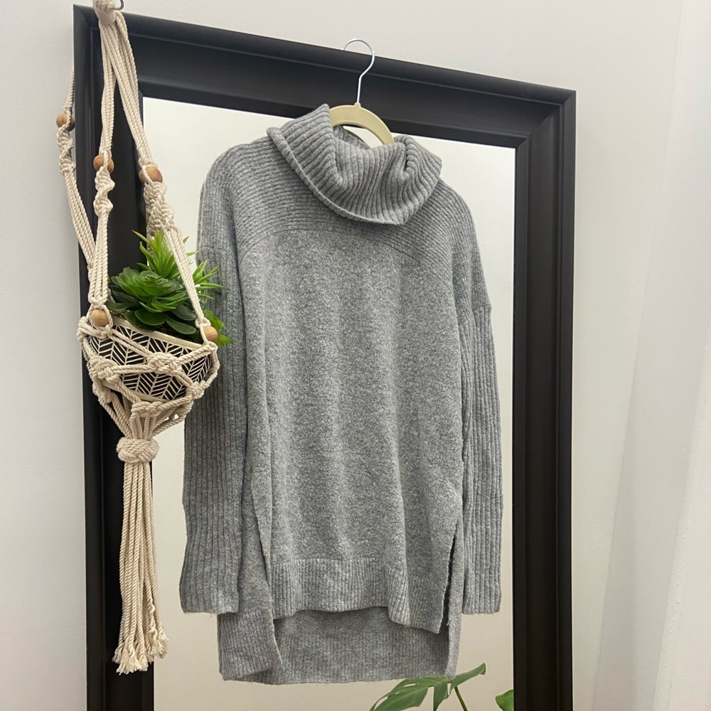 American eagle turtle neck